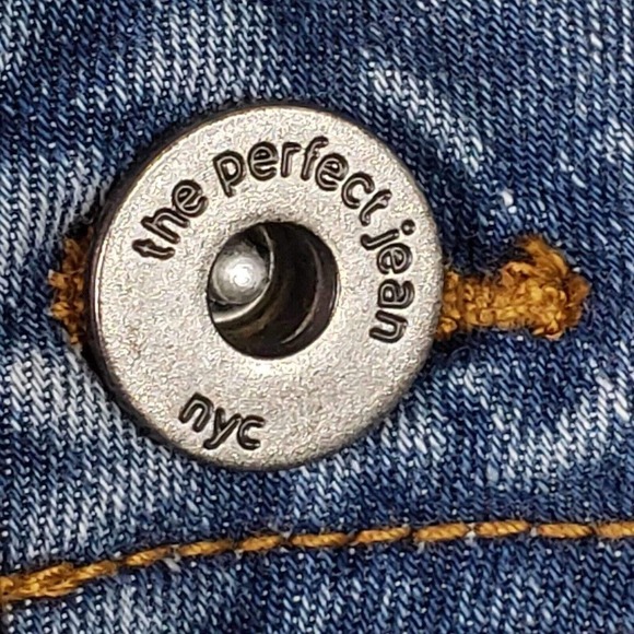 The Perfect Jean NYC Mens Size 33X36 Athletic Fit Stretch Blue Wash Distressed - Picture 7 of 10